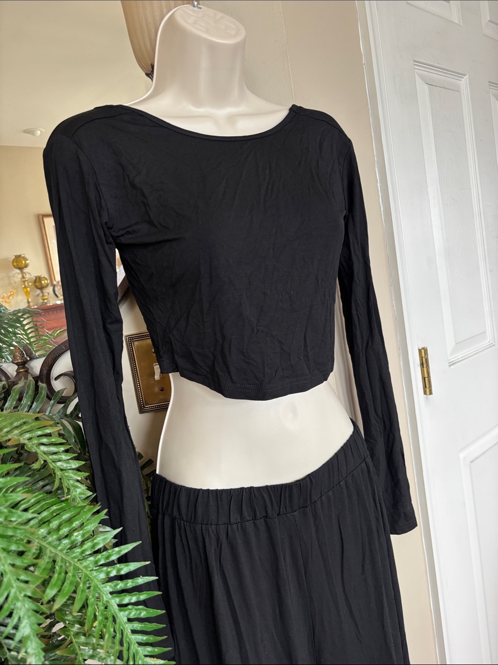Brand New Black Rayon Stretch Two-Piece Lounge Set Long Sleeve Crop Top & Pants - Picture 7 of 12